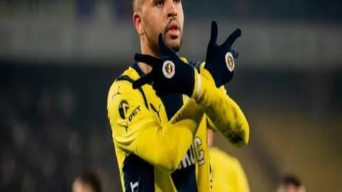 图赫尔获里斯-詹姆斯盛赞：在切尔西表现超群，当之无愧最佳教练